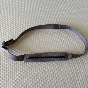 Lululemon sporty Fast, Free Run Belt *Mini Size S/M